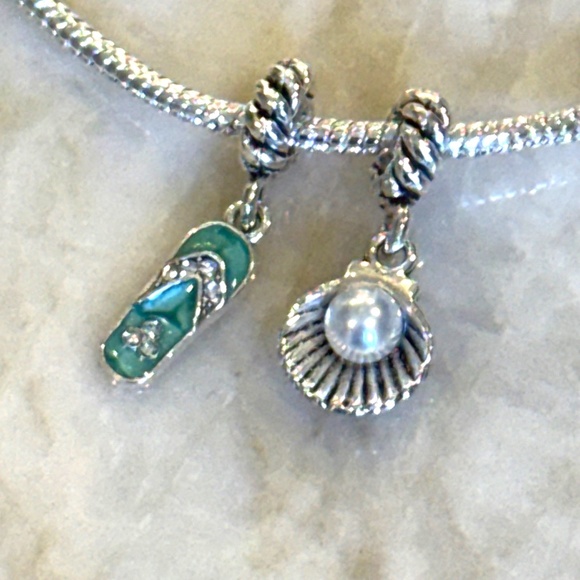 Celebrity Cruise Lines Collectible Charm Bracelet Flip Flop and Oyster Charms - Picture 4 of 15